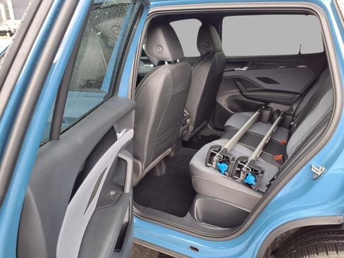 Used 2025 Volkswagen Tiguan SE R-Line AWD/4WD image 27