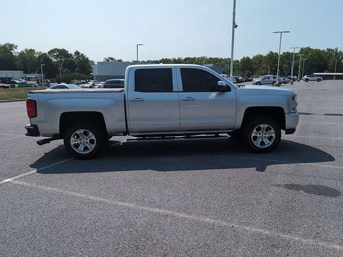 Used 2018 Chevrolet Silverado 1500 LT w/ All Star Edition AWD/4WD image 3