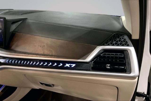 Used 2024 BMW X7 xDrive40i w/ Premium Package AWD/4WD image 19