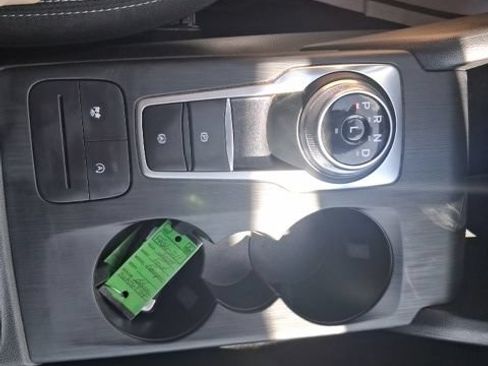 Used 2025 Ford Escape Active AWD/4WD image 18