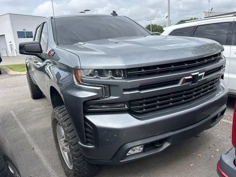 Used 2020 Chevrolet Silverado 1500 RST AWD/4WD image 2