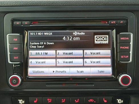 Used 2014 Volkswagen Jetta GLI Autobahn FWD image 34