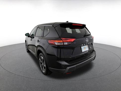 Used 2025 Nissan Rogue SV FWD image 7