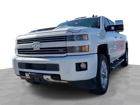 Used 2018 Chevrolet Silverado 2500 LTZ image 23