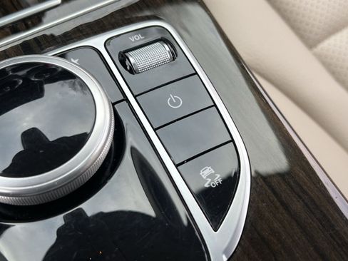 Used 2019 Mercedes-Benz GLC 300 4MATIC image 33