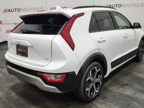 Used 2023 Kia Niro EX Touring image 18