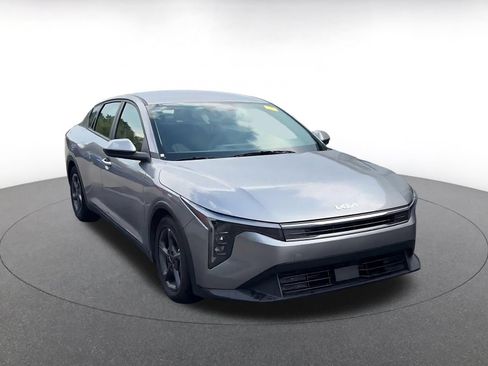 Used 2025 Kia K4 FWD image 2