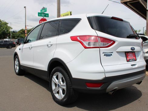 Used 2015 Ford Escape SE FWD image 4