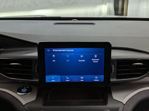 Certified 2020 Ford Explorer XLT w/ Equipment Group 202A image 29