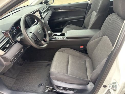 Used 2025 Toyota Camry LE w/ Convenience Package FWD image 14