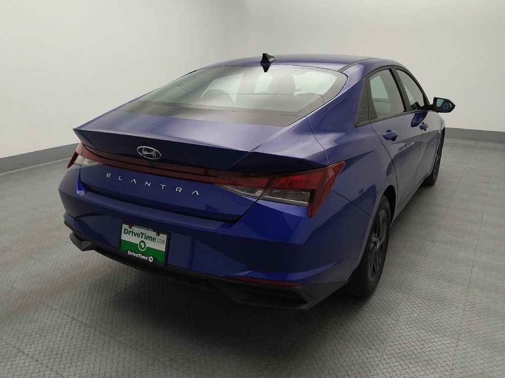 Used 2023 Hyundai Elantra SEL FWD image 7