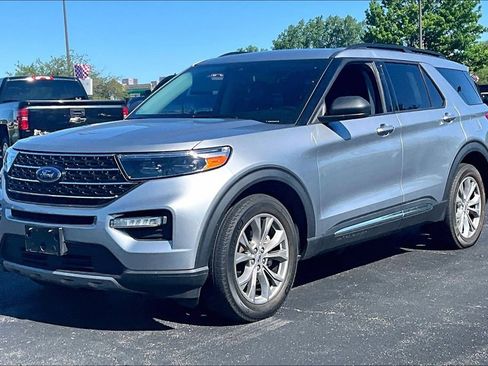 Used 2021 Ford Explorer XLT AWD/4WD image 37