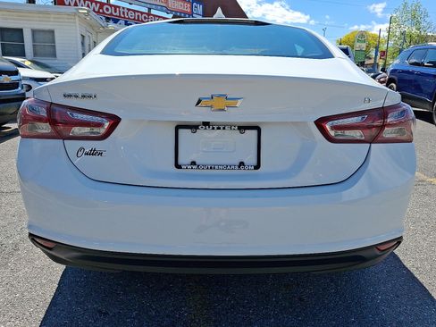 Used 2022 Chevrolet Malibu LT FWD image 3