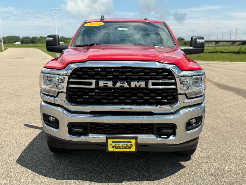 Used 2024 RAM 2500 Big Horn AWD/4WD image 2