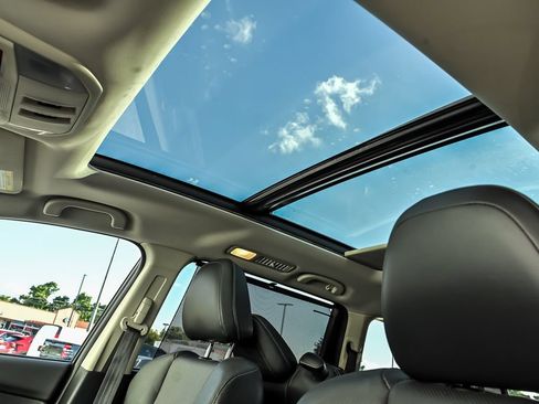 Used 2023 Subaru Ascent Touring AWD/4WD image 18