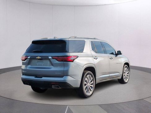 Used 2023 Chevrolet Traverse Premier FWD image 5