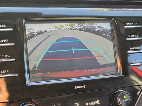 Used 2020 Toyota Camry SE FWD image 29