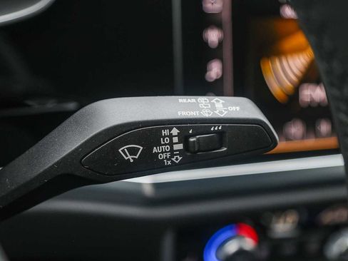 New 2025 Audi Q3 2.0T Premium image 37