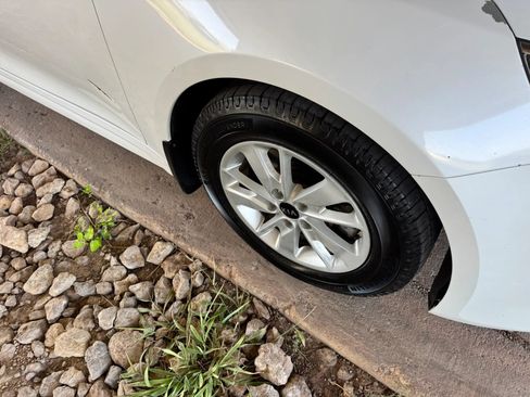 Used 2017 Kia Optima LX FWD image 26