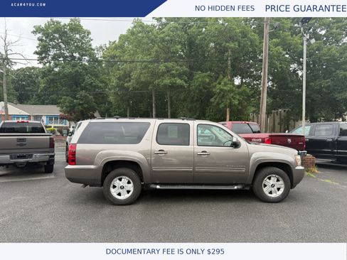 Used 2011 Chevrolet Suburban LT w/ Luxury Package AWD/4WD image 5