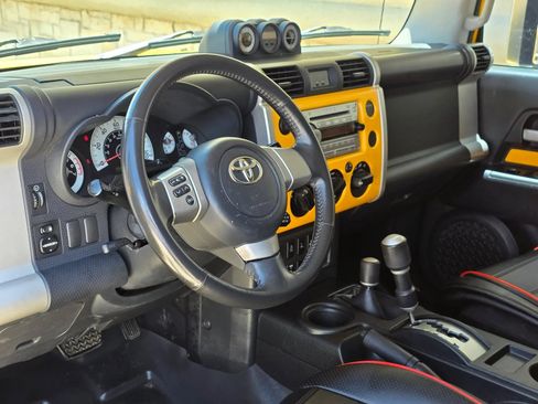 Used 2007 Toyota FJ Cruiser 4WD image 10
