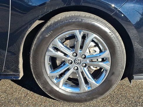 Used 2022 Toyota Sienna XSE w/ XSE Plus Package image 8