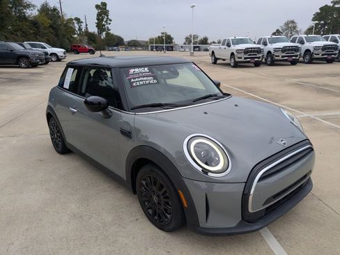 Used 2023 MINI Cooper 2-Door Hardtop image 3