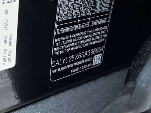 Used 2025 Land Rover Range Rover Velar Dynamic SE image 34