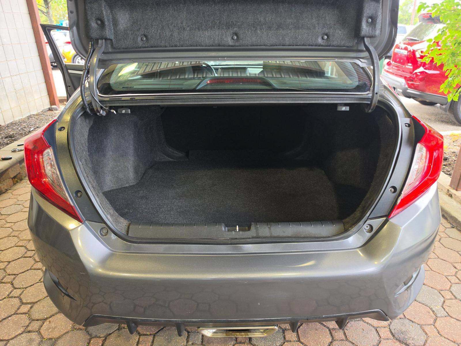 Used 2019 Honda Civic Sport image 7