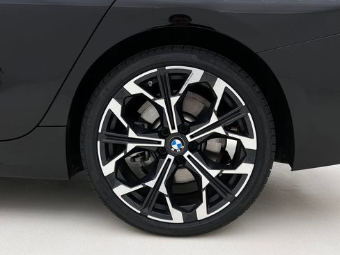 Certified 2025 BMW 330i xDrive 330i xDrive w/ Convenience Package image 27