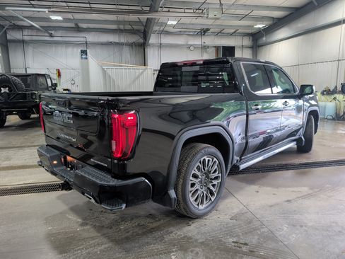 Used 2025 GMC Sierra 1500 Denali Ultimate AWD/4WD image 3