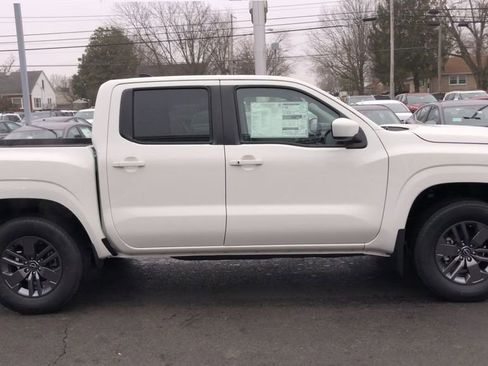 New 2026 Nissan Frontier SV w/ SV Convenience Package AWD/4WD image 9
