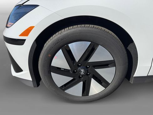 New 2025 Hyundai Ioniq 6 SE image 9