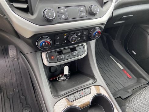 Used 2022 GMC Acadia SLE w/ Driver Convenience Package image 38