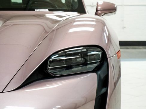 Used 2023 Porsche Taycan 4S w/ Premium Package image 15