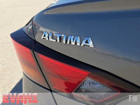 Used 2022 Nissan Altima 2.5 SV FWD image 4