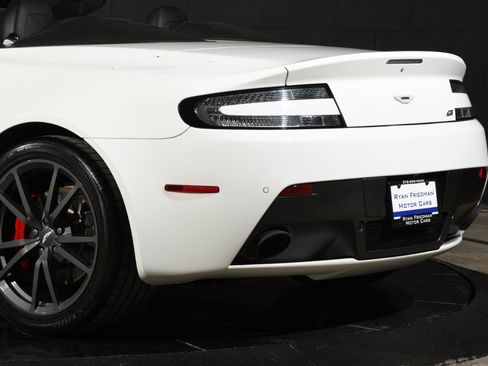 Used 2015 Aston Martin V8 Vantage GT RWD image 13