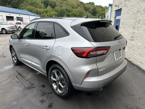 Used 2023 Ford Escape ST-Line AWD/4WD image 5