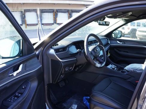 New 2025 Jeep Grand Cherokee Limited image 10