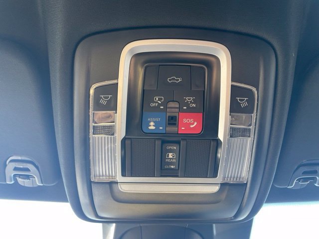 Used 2024 RAM 1500 Laramie AWD/4WD image 32