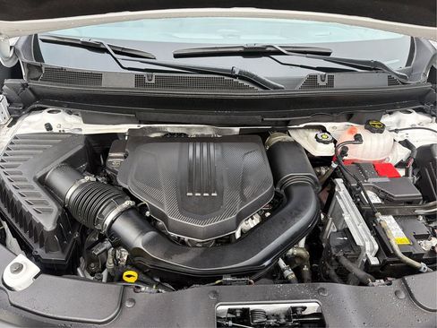 Certified 2025 Chevrolet Traverse RS AWD/4WD image 24