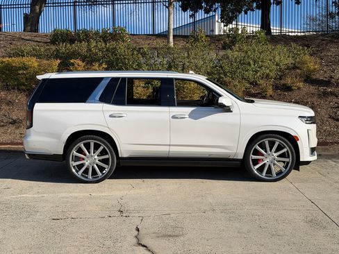 Used 2021 Cadillac Escalade Premium Luxury Platinum image 2