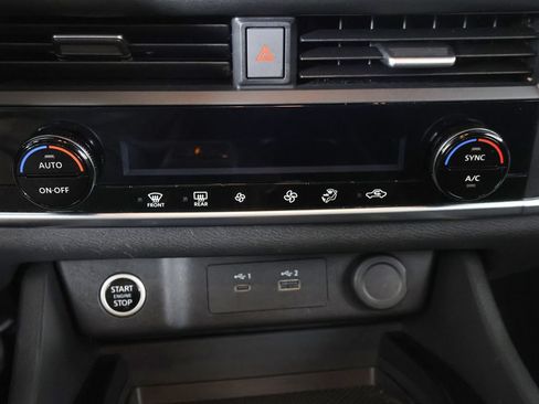Used 2023 Nissan Rogue SV AWD/4WD image 42
