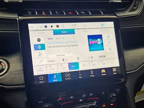 New 2025 Jeep Grand Cherokee L Overland w/ Advanced Protech Group III image 31