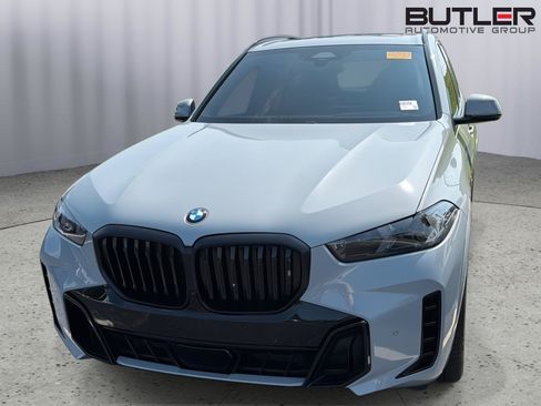 Used 2024 BMW X5 xDrive40i w/ M Sport Package AWD/4WD image 3