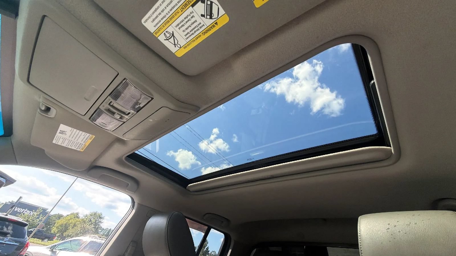 Used 2015 Nissan Frontier SL w/ Moonroof Package AWD/4WD image 23