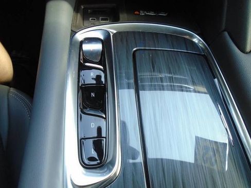 Certified 2022 Buick Enclave Essence w/ Experience Buick Package image 15