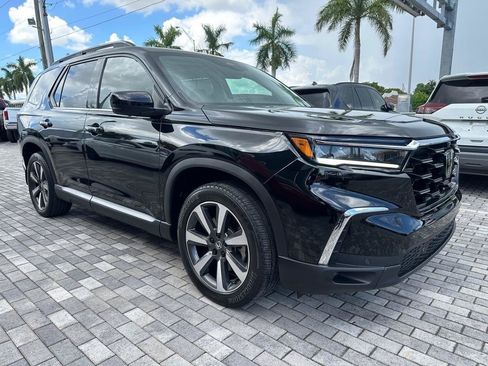 Used 2023 Honda Pilot Elite image 1