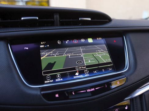 Used 2018 Cadillac XT5 Luxury w/ LPO, Black Ice Package image 36