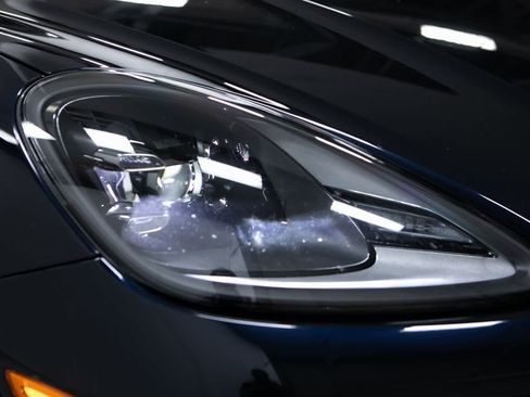 Certified 2023 Porsche Cayenne Platinum Edition w/ Assistance Package image 32